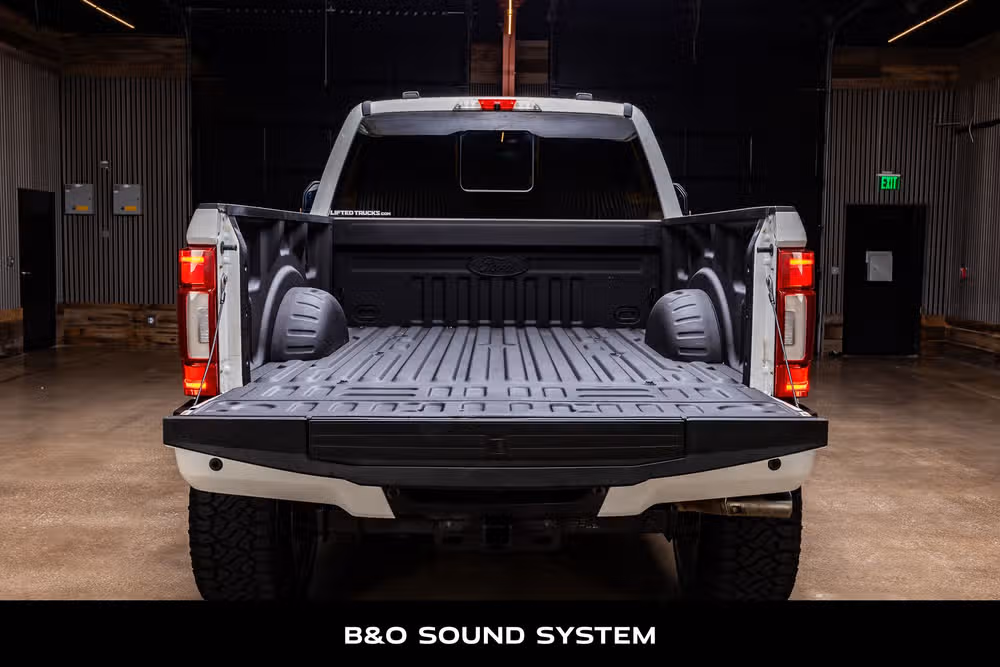 2022 Ford F-250 Super Duty Platinum Crew Cab Image 8