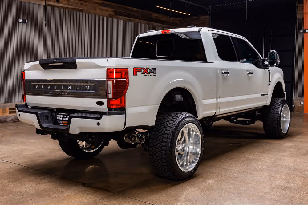2022 Ford F-250 Super Duty Platinum Crew Cab Image 9