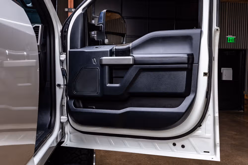2022 Ford F-250 Super Duty Platinum Crew Cab Image 38
