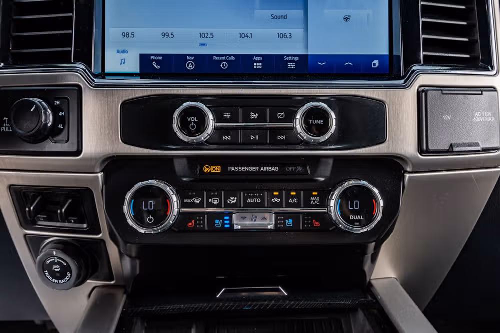 2022 Ford F-250 Super Duty Platinum Crew Cab Image 27