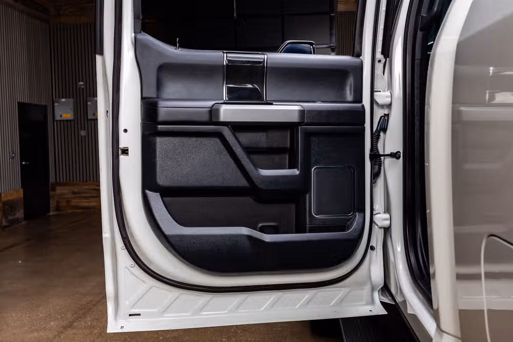 2022 Ford F-250 Super Duty Platinum Crew Cab Image 39