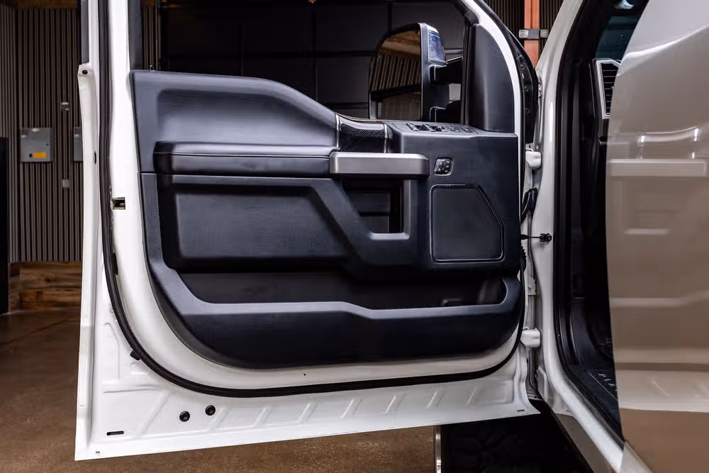 2022 Ford F-250 Super Duty Platinum Crew Cab Image 37
