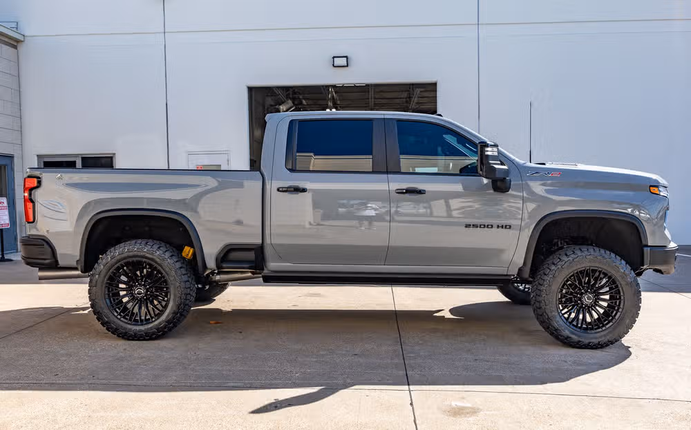 2025 Chevrolet Silverado 2500HD ZR2 Crew Cab Image 11