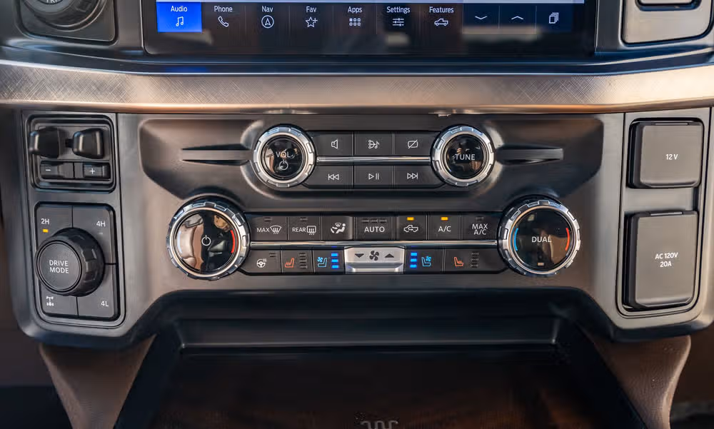 2024 Ford F-250 Super Duty King Ranch Crew Cab Image 28