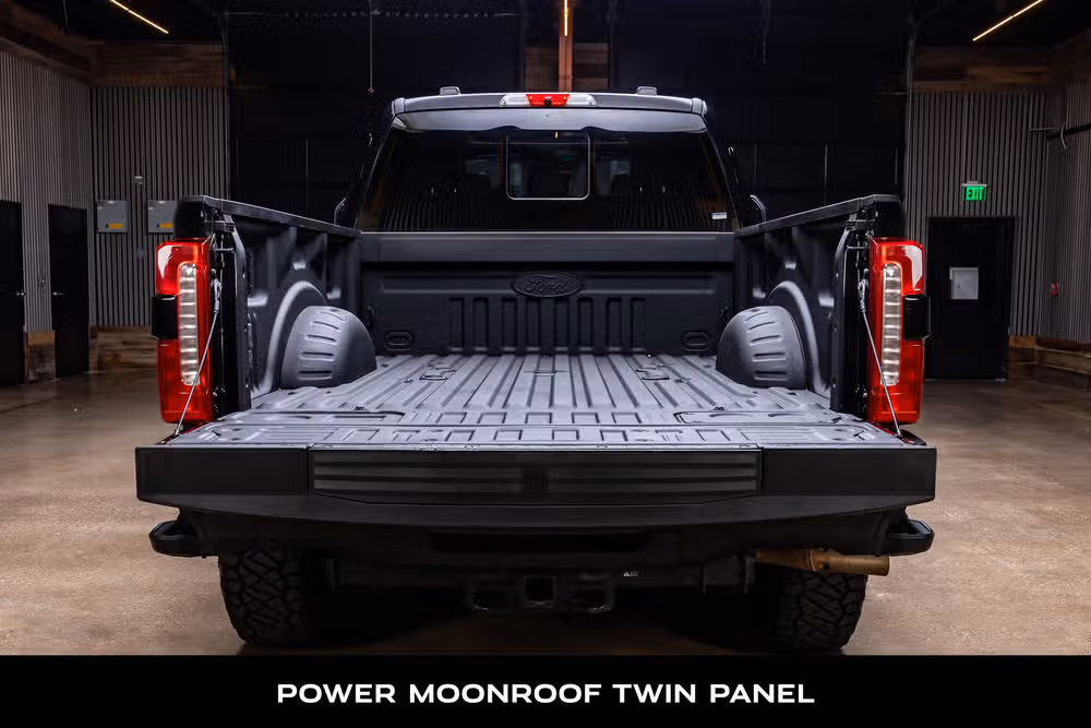 2023 Ford F-250 Super Duty Lariat Crew Cab Image 9