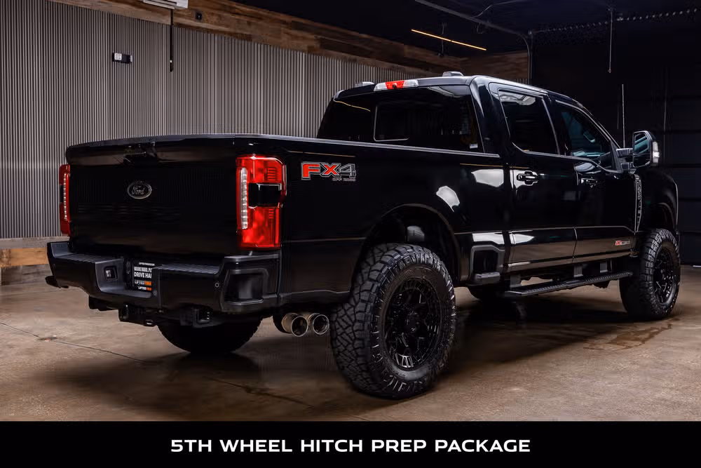 2023 Ford F-250 Super Duty Lariat Crew Cab Image 10