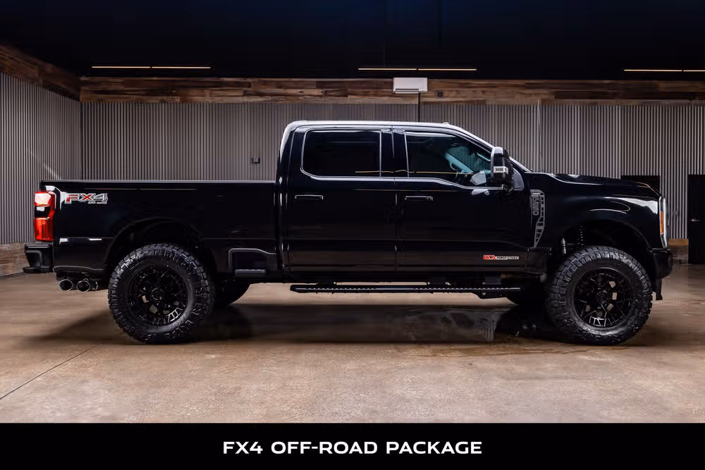 2023 Ford F-250 Super Duty Lariat Crew Cab Image 11