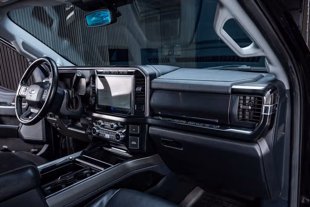 2023 Ford F-250 Super Duty Lariat Crew Cab Image 18