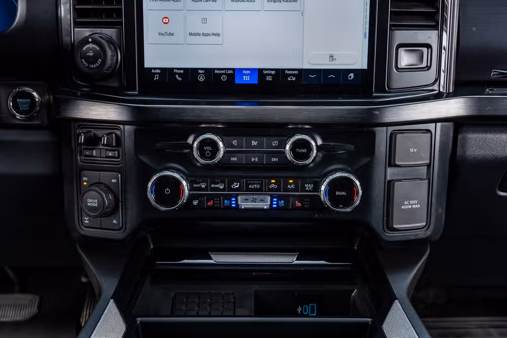 2023 Ford F-250 Super Duty Lariat Crew Cab Image 28