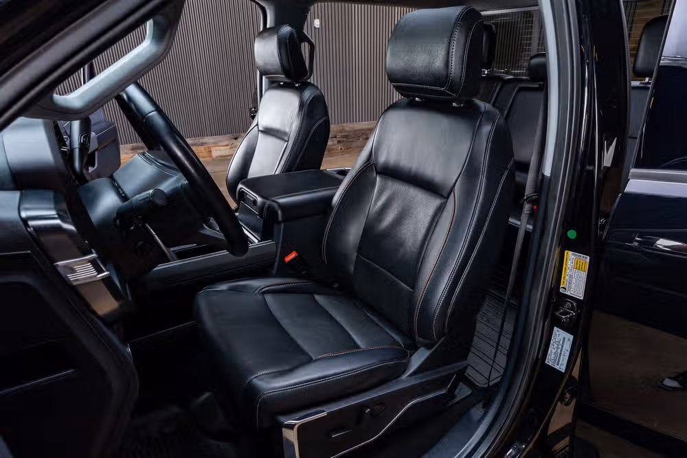 2023 Ford F-250 Super Duty Lariat Crew Cab Image 31