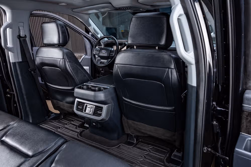 2023 Ford F-250 Super Duty Lariat Crew Cab Image 34