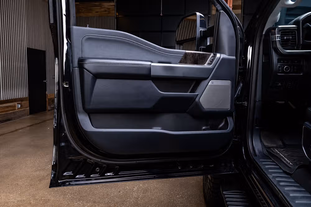 2023 Ford F-250 Super Duty Lariat Crew Cab Image 38