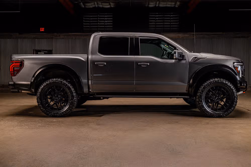 2025 Ford F-150 Raptor R SuperCrew Image 11
