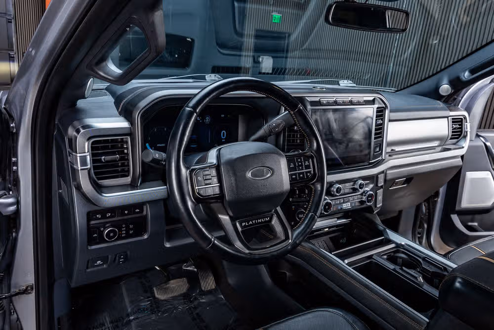 2024 Ford F-350 Super Duty Platinum Crew Cab Image 16