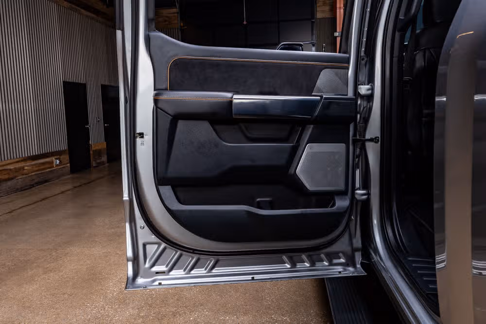 2024 Ford F-350 Super Duty Platinum Crew Cab Image 39