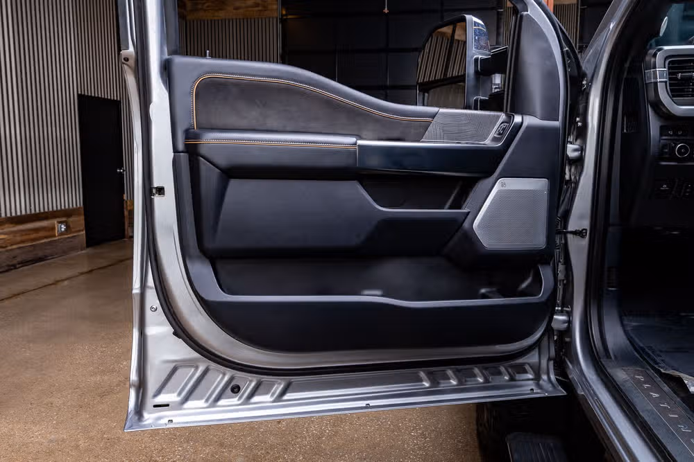 2024 Ford F-350 Super Duty Platinum Crew Cab Image 37
