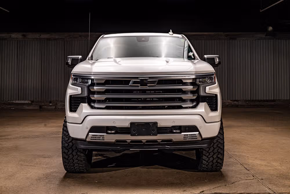 2024 Chevrolet Silverado 1500 High Country Crew Cab Image 2