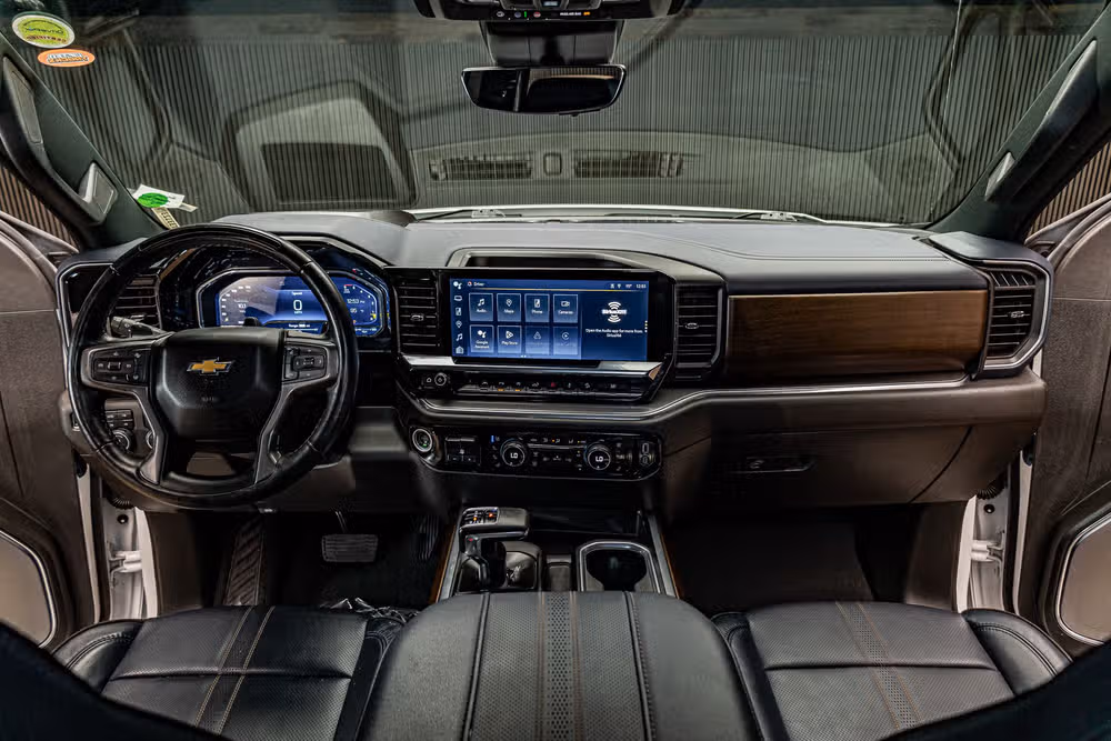 2024 Chevrolet Silverado 1500 High Country Crew Cab Image 17