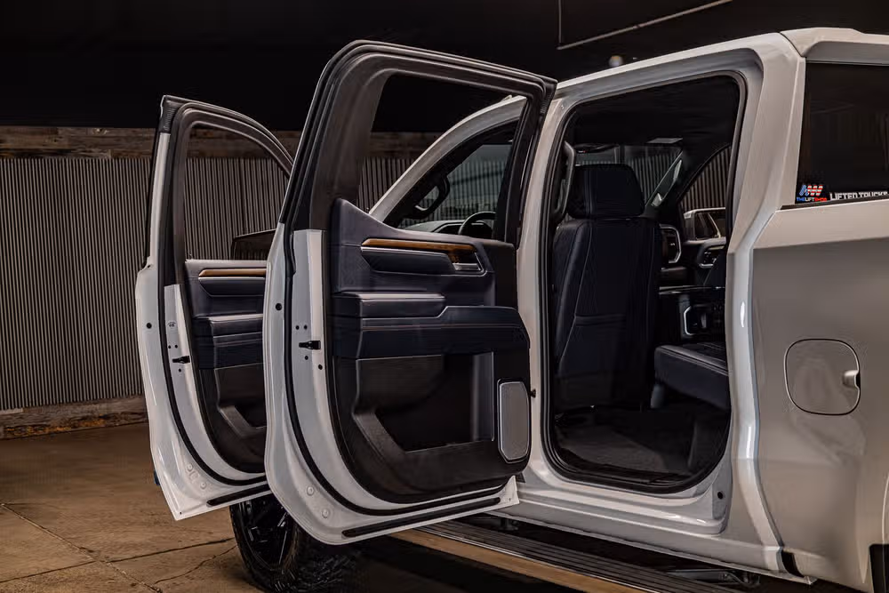 2024 Chevrolet Silverado 1500 High Country Crew Cab Image 30