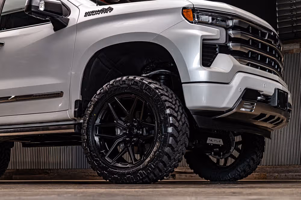 2024 Chevrolet Silverado 1500 High Country Crew Cab Image 14