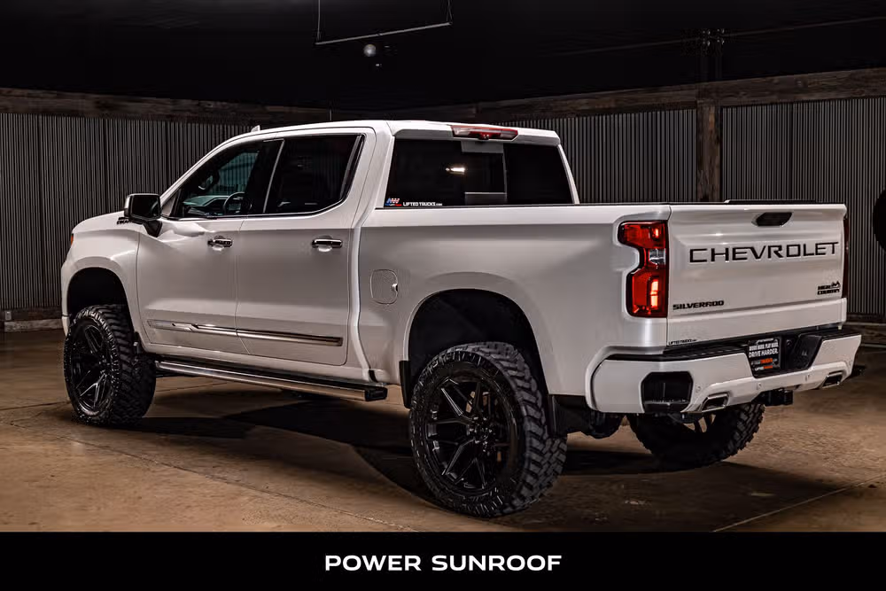 2024 Chevrolet Silverado 1500 High Country Crew Cab Image 6