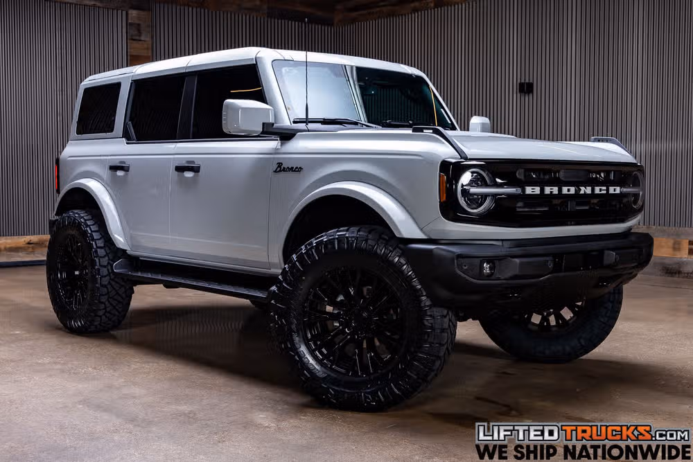2026 Ford Bronco Outer Banks Image 1