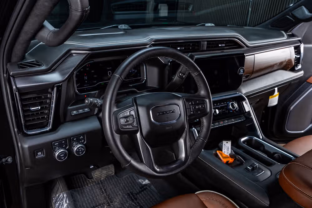 2025 GMC Sierra 2500HD Denali Ultimate Crew Cab Image 17