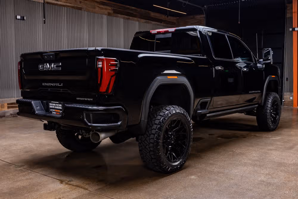 2025 GMC Sierra 2500HD Denali Ultimate Crew Cab Image 10