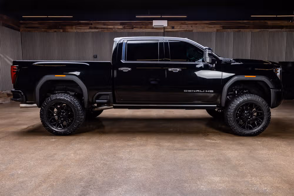 2025 GMC Sierra 2500HD Denali Ultimate Crew Cab Image 11