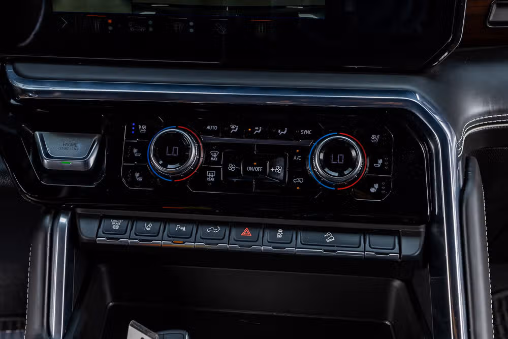 2025 GMC Sierra 2500HD Denali Ultimate Crew Cab Image 27