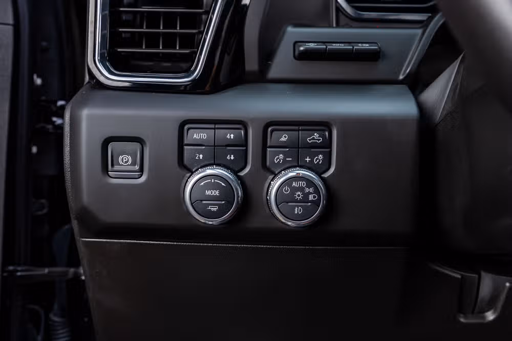 2025 GMC Sierra 2500HD Denali Ultimate Crew Cab Image 22