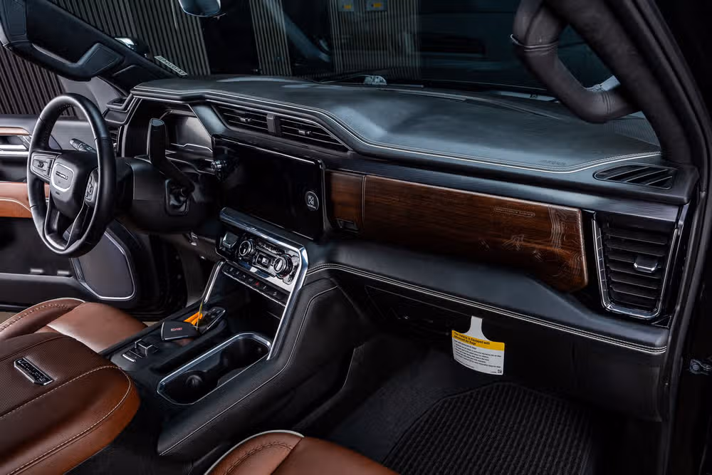 2025 GMC Sierra 2500HD Denali Ultimate Crew Cab Image 18