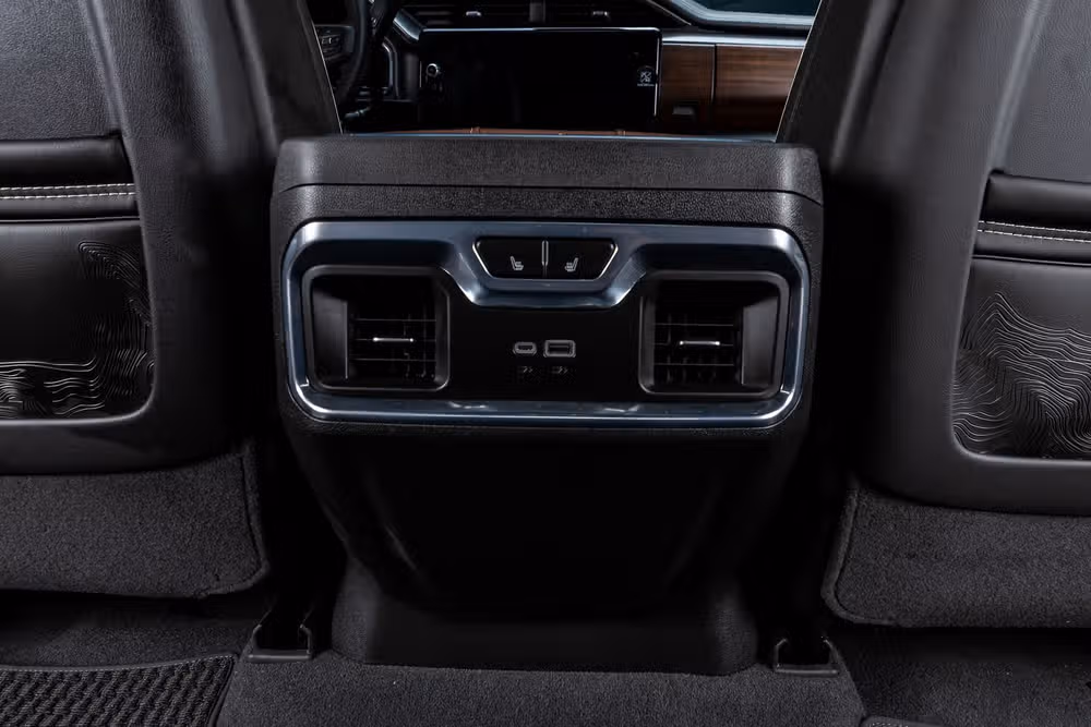 2025 GMC Sierra 2500HD Denali Ultimate Crew Cab Image 34