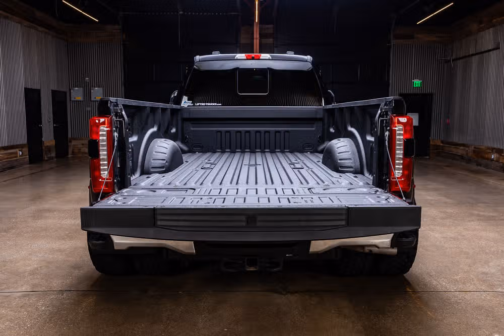2024 Ford F-350 Super Duty Lariat Crew Cab Image 9