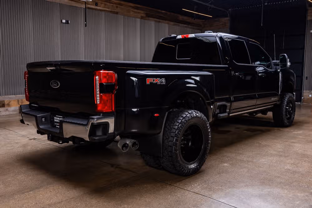 2024 Ford F-350 Super Duty Lariat Crew Cab Image 10