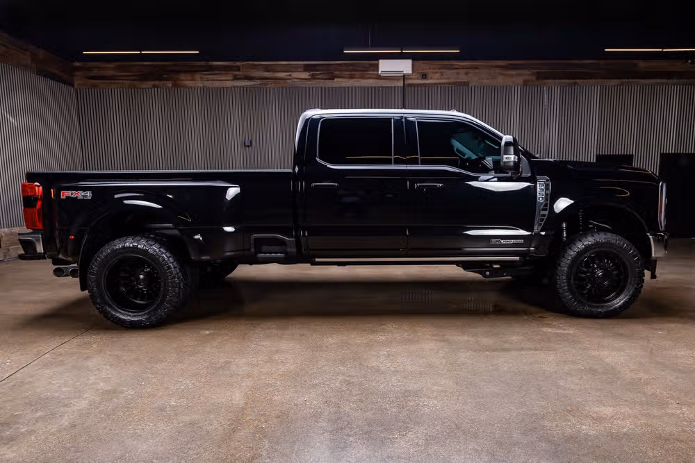 2024 Ford F-350 Super Duty Lariat Crew Cab Image 11
