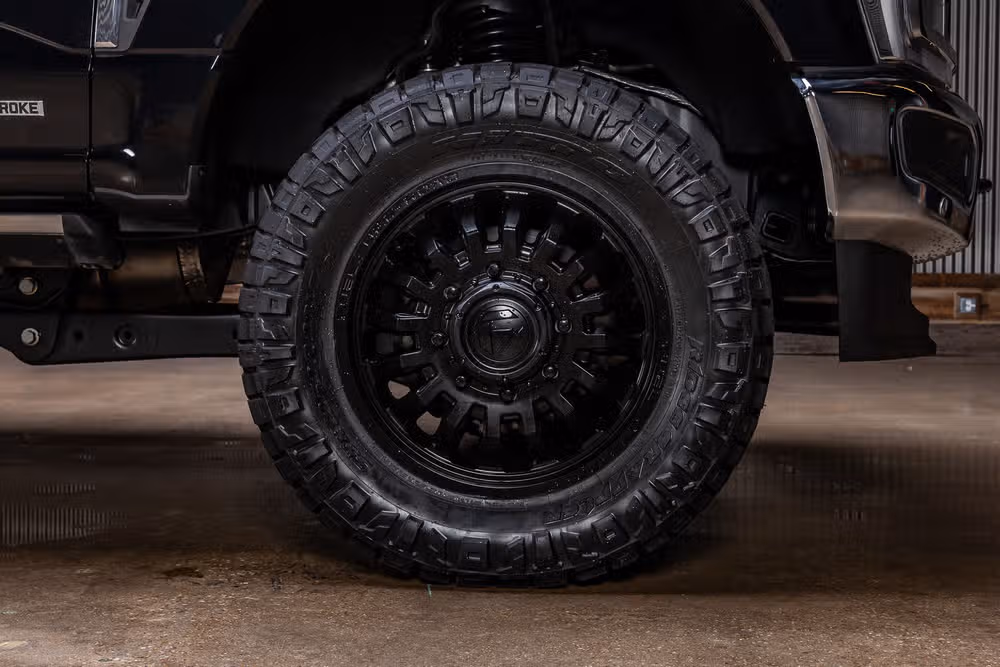 2024 Ford F-350 Super Duty Lariat Crew Cab Image 12