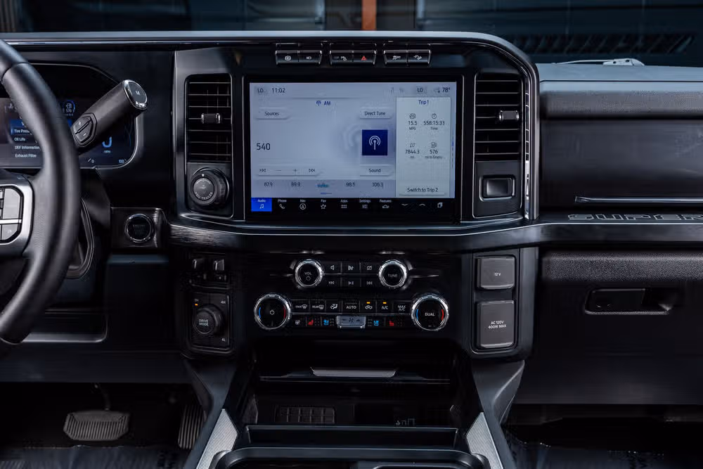 2024 Ford F-350 Super Duty Lariat Crew Cab Image 24