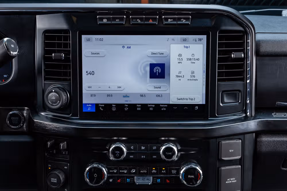 2024 Ford F-350 Super Duty Lariat Crew Cab Image 25