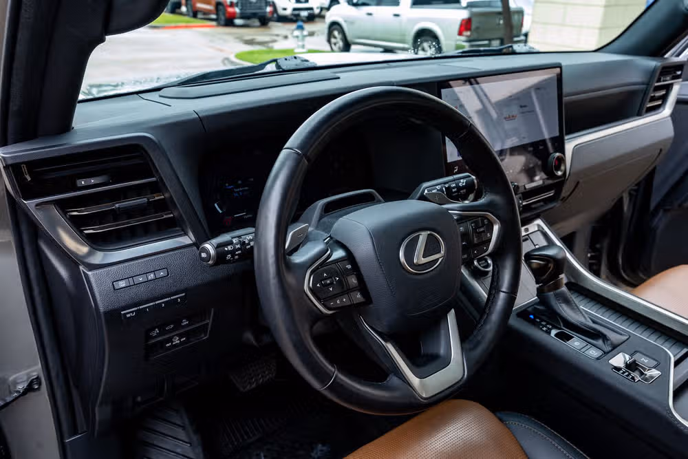 2024 Lexus GX 550 Luxury+ Image 17