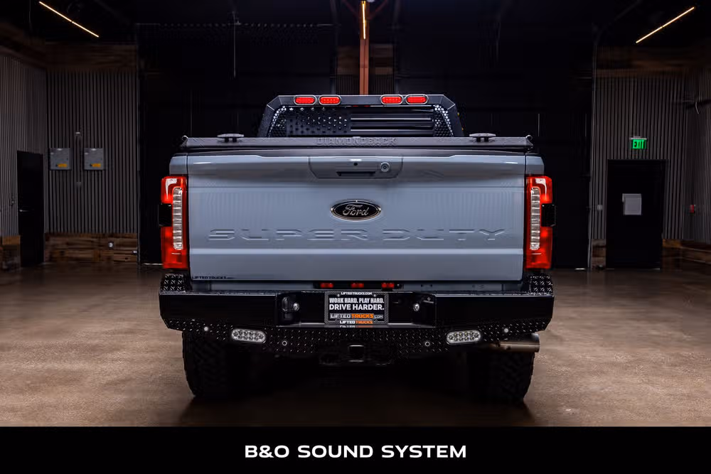 2025 Ford F-350 Super Duty Lariat Crew Cab Image 8