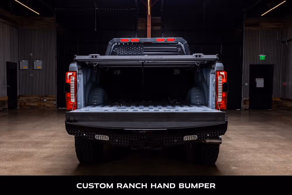 2025 Ford F-350 Super Duty Lariat Crew Cab Image 9