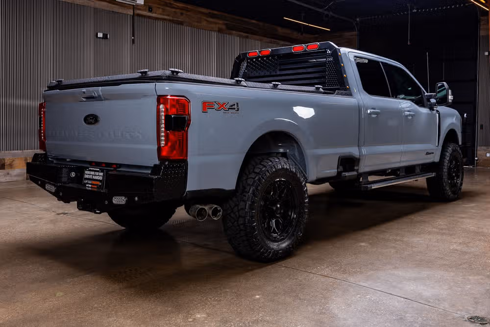 2025 Ford F-350 Super Duty Lariat Crew Cab Image 10