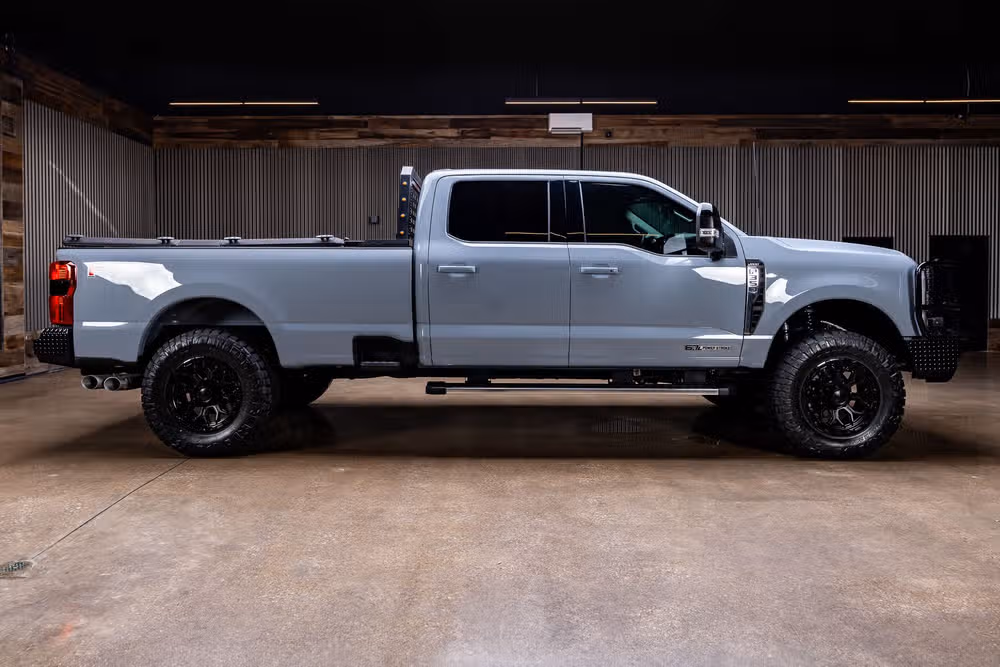 2025 Ford F-350 Super Duty Lariat Crew Cab Image 11