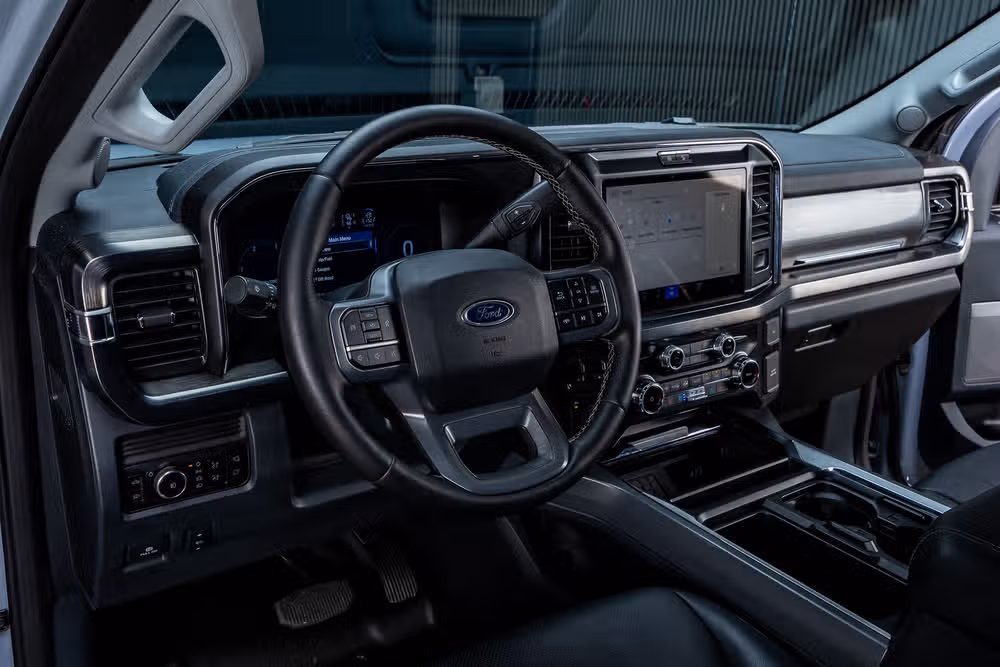 2025 Ford F-350 Super Duty Lariat Crew Cab Image 17
