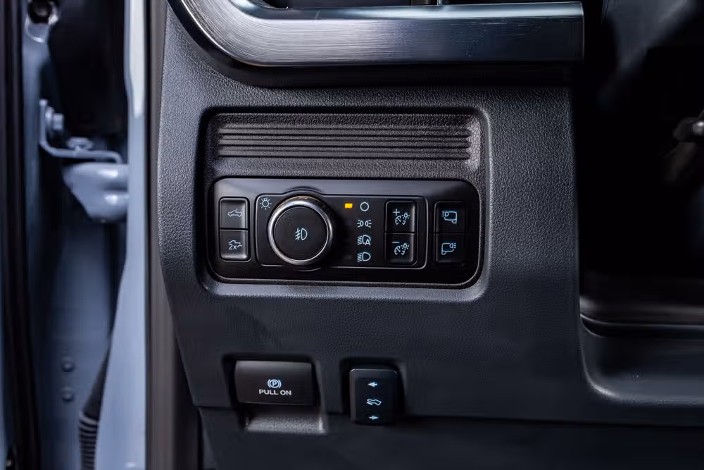 2025 Ford F-350 Super Duty Lariat Crew Cab Image 22