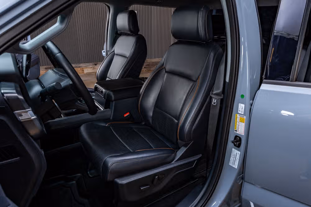 2025 Ford F-350 Super Duty Lariat Crew Cab Image 31