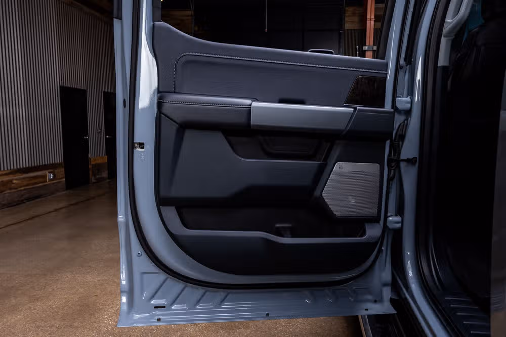2025 Ford F-350 Super Duty Lariat Crew Cab Image 39