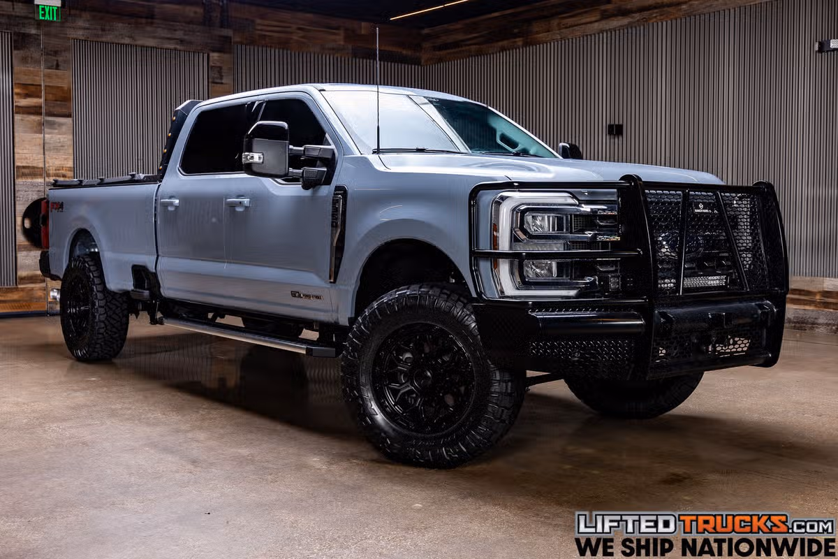 2025 Ford F-350 Super Duty Lariat Crew Cab