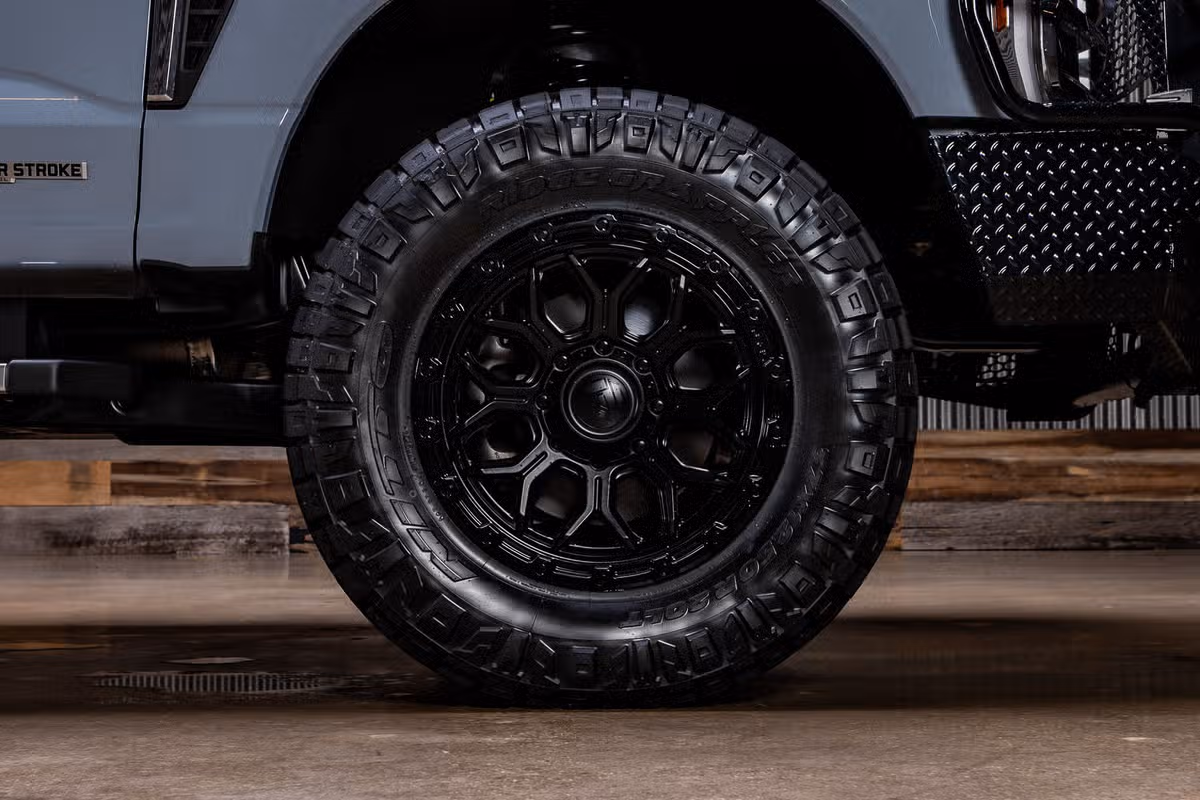 2025 Ford F-350 Super Duty Lariat Crew Cab